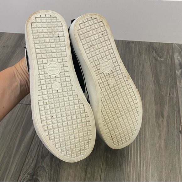 🌈 wonder nation kids sneakers size 2 - Picture 6 of 6